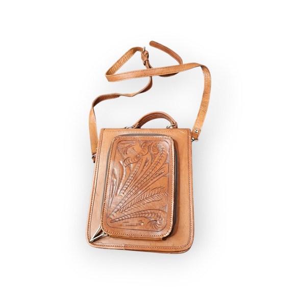 Force Ten Classic Authentic Handmade Tooled Leather Purse - Silver Buckle - Picture 4 of 7